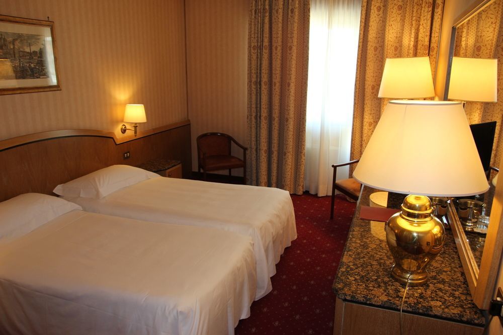 Hotel Beverly Hills ローマ エクステリア 写真
